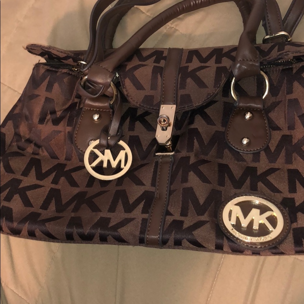 NEVER USED MK PURSE .